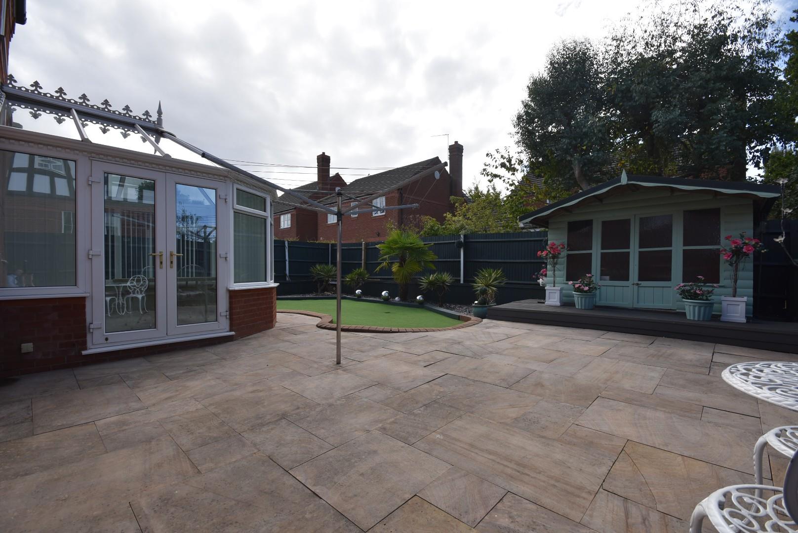 11 The Grange, Baroness Place, Penarth, CF64 3UW